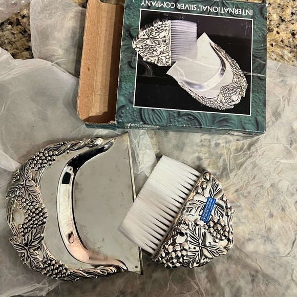 Vintage Silverplated/Antique Finish Table Cleaner Set - Picture 2 of 4